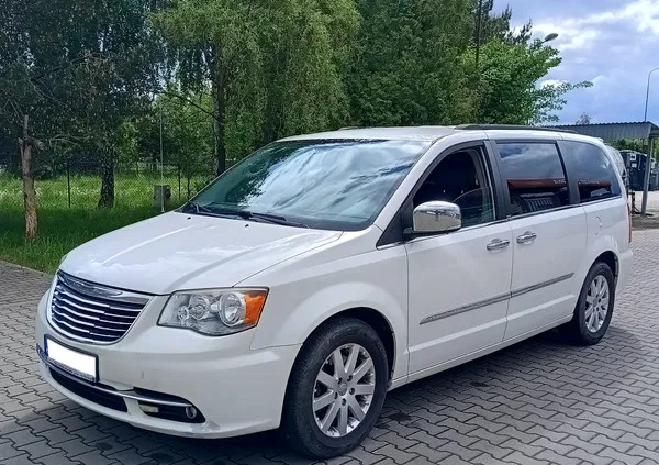 chrysler Chrysler Town &amp; Country cena 44900 przebieg: 206000, rok produkcji 2012 z Bardo